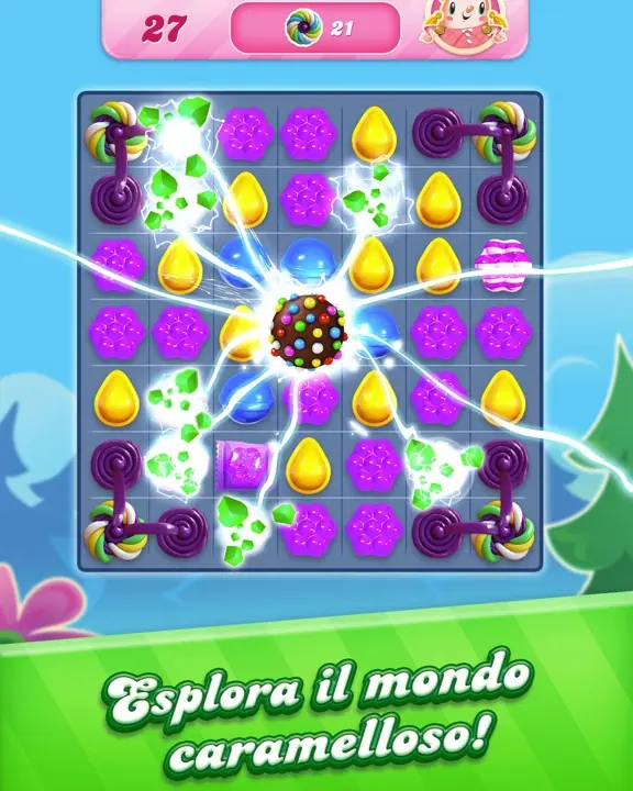 Schermata colorata di un gioco match-3 con caramelle sulla griglia